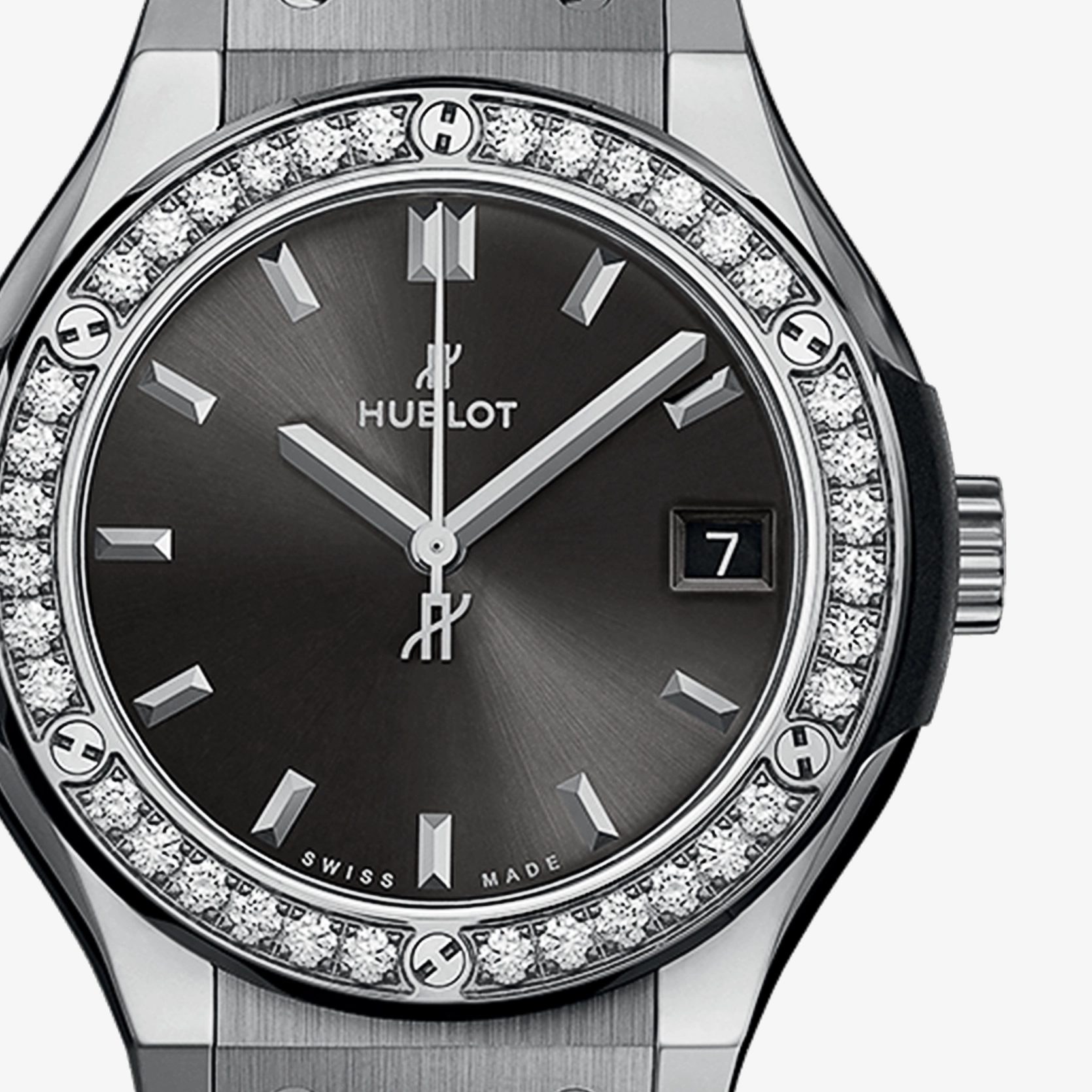 Classic Fusion Racing Grey Titanium Diamonds